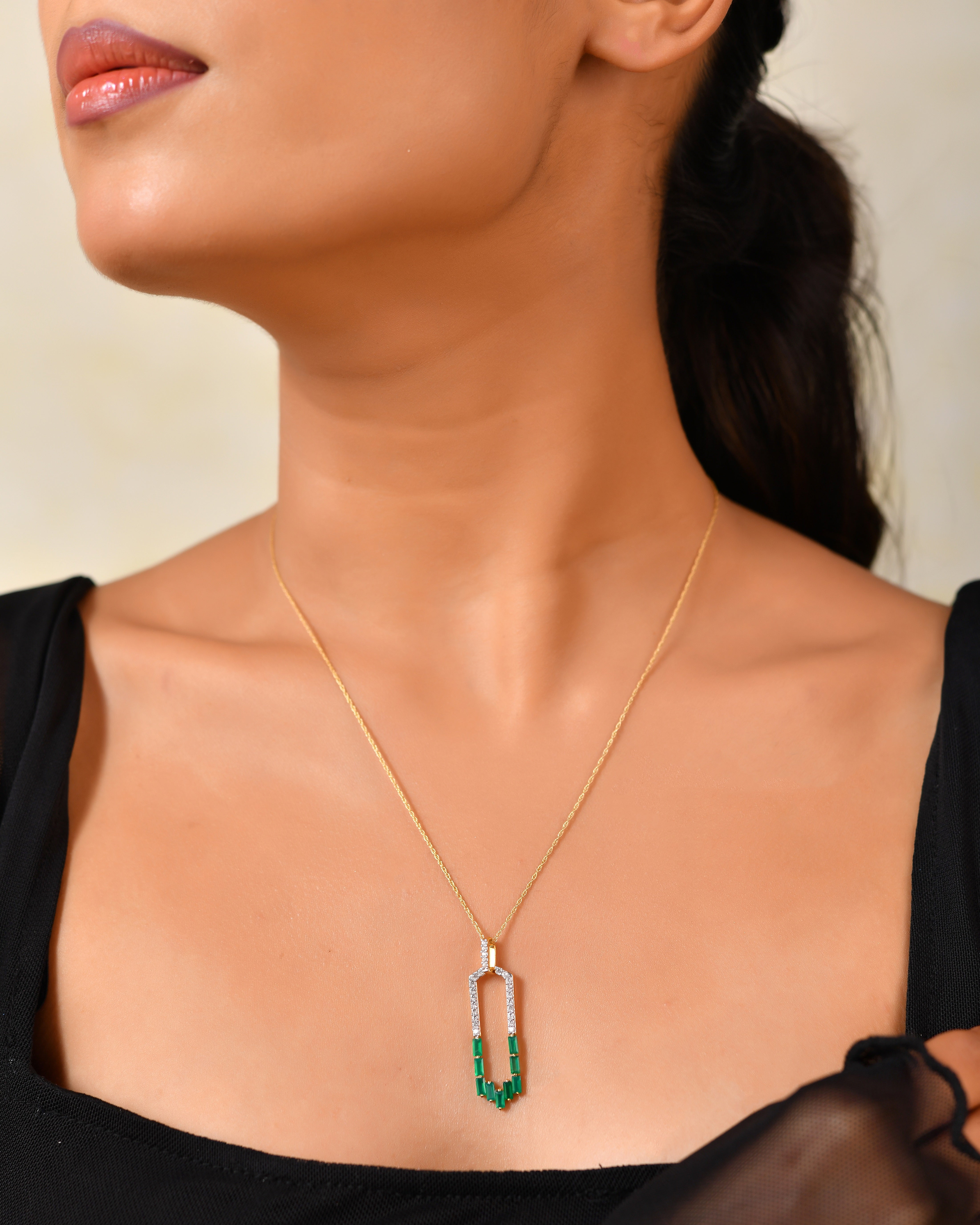 Emeraude Green Onyx Cascade Pendant with Silver Chain