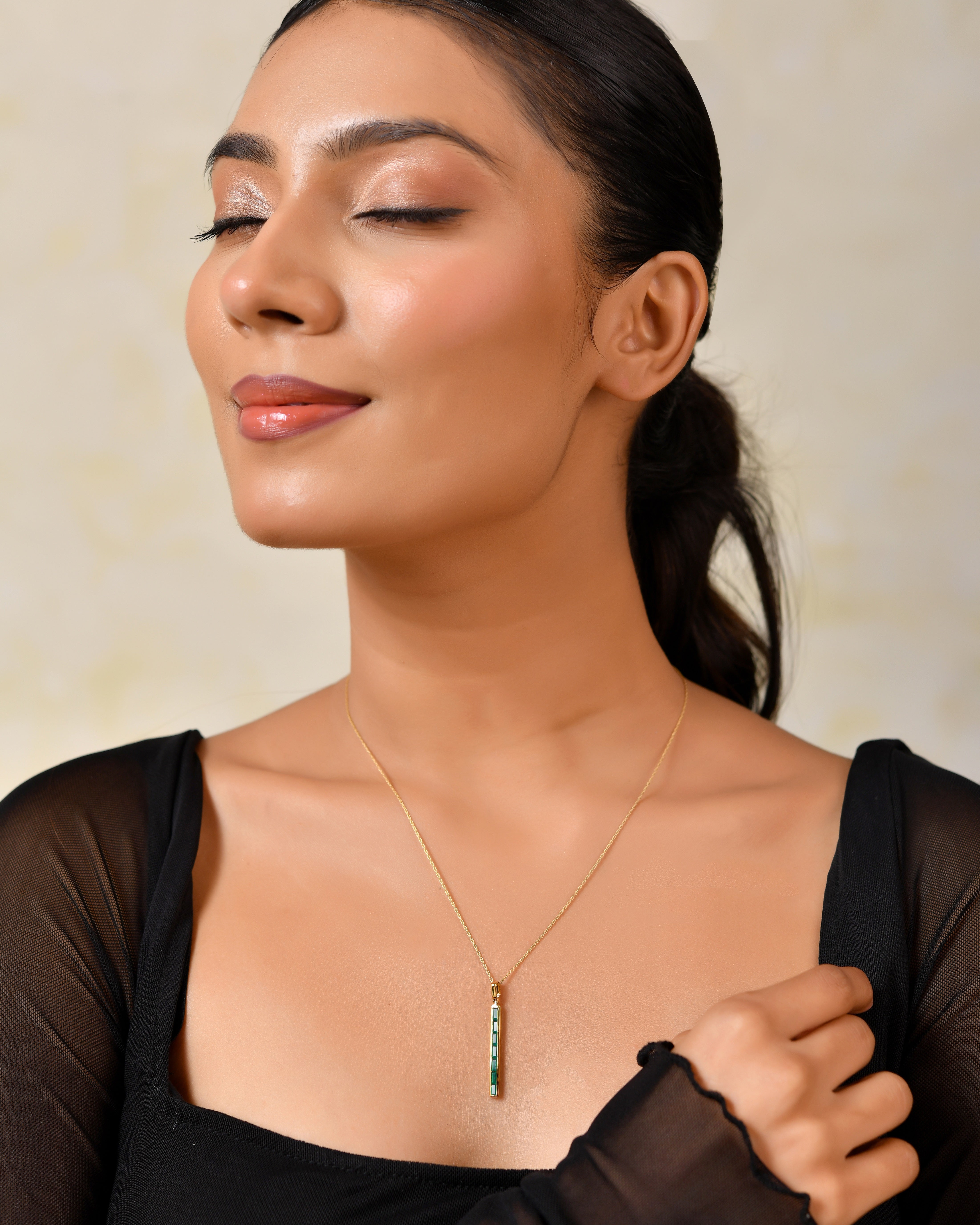 Verdanza Green Onyx Linear Pendant with Silver Chain