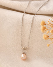 Perlea & Zircon Bow Pendant with Silver Chain